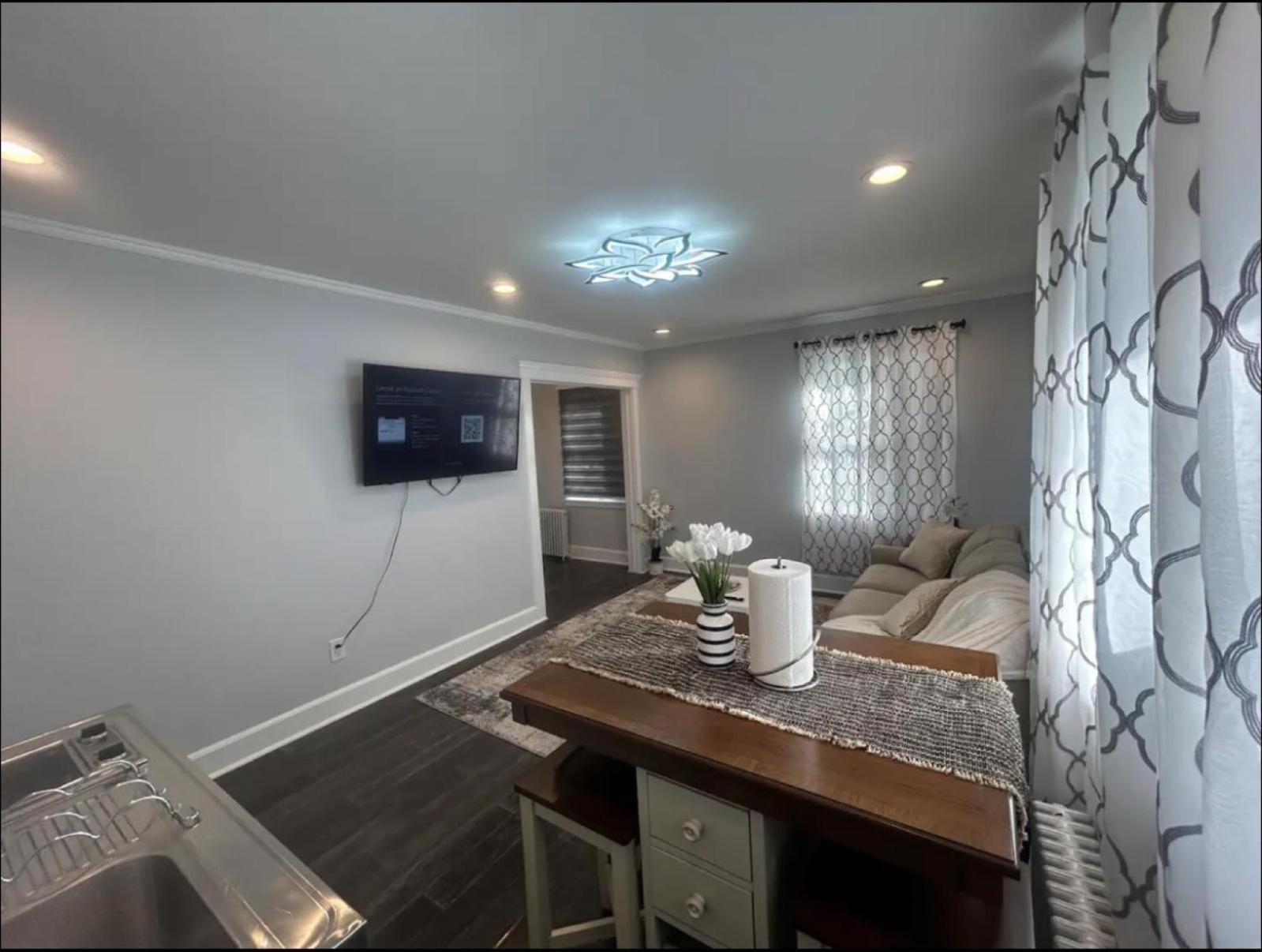 Private Suite In Huntington Station Zewnętrze zdjęcie